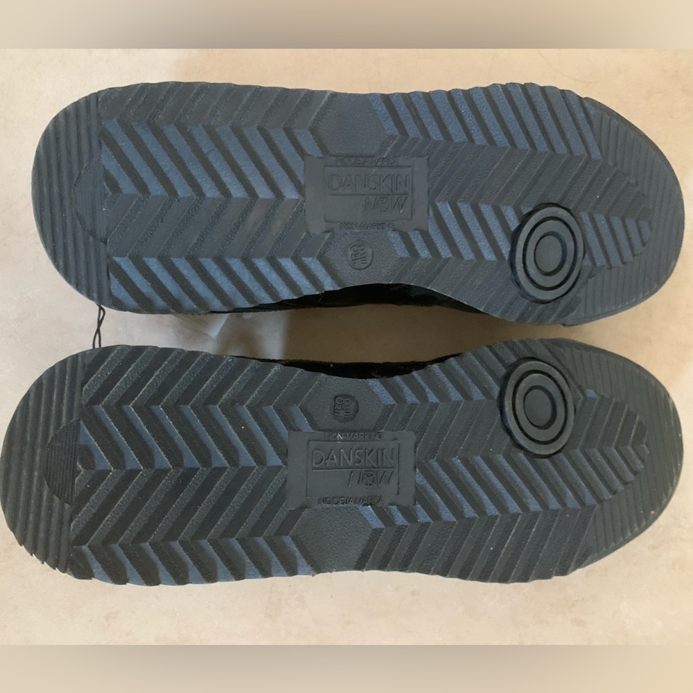 NWT Danskin Women's Black Athletic Shoes - Picture 6 of 8
